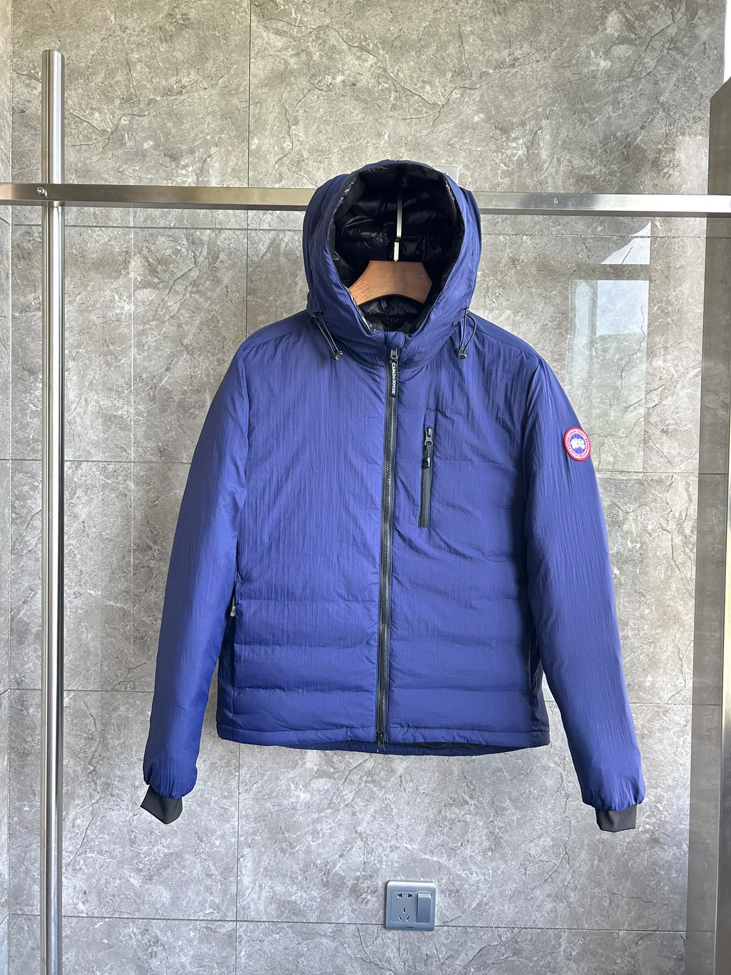 P860 5078M Lodge men's short hooded lightweight style. Color: dark blue. Sizes: S M L XL XXL.